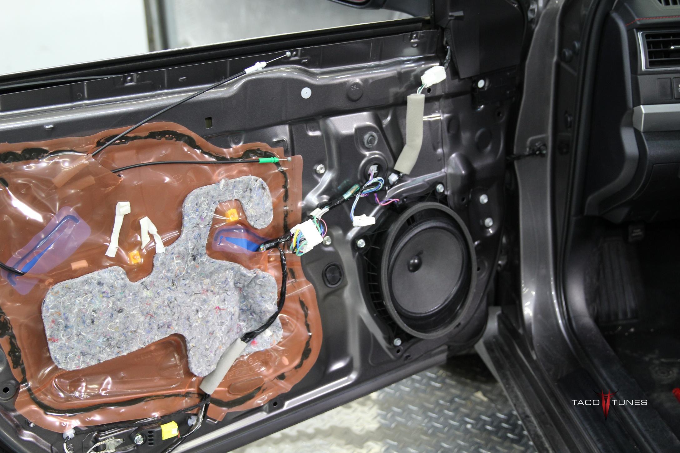 2012 toyota camry 2024 jbl sound system