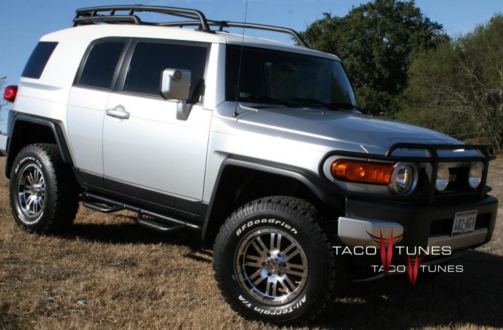 Daves Toyota FJ Cruiser 4x4 with tacotunes audio system