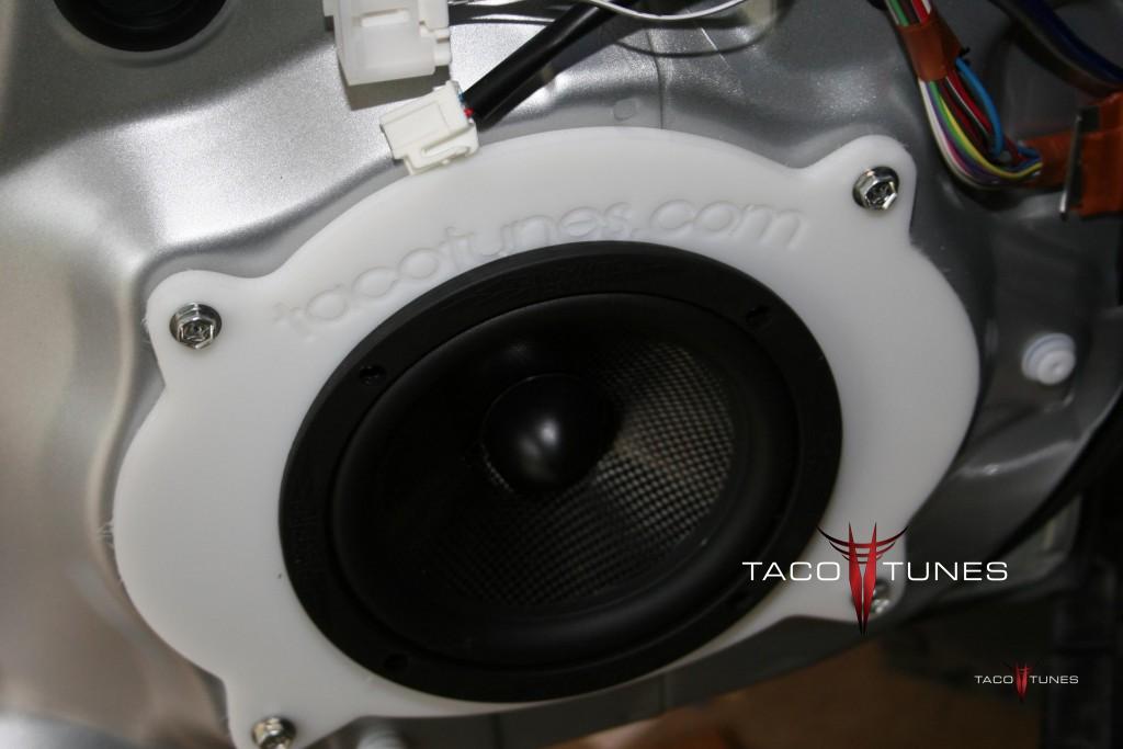 How to install speakers in FJ Cruiser and remove door panels - Taco ...