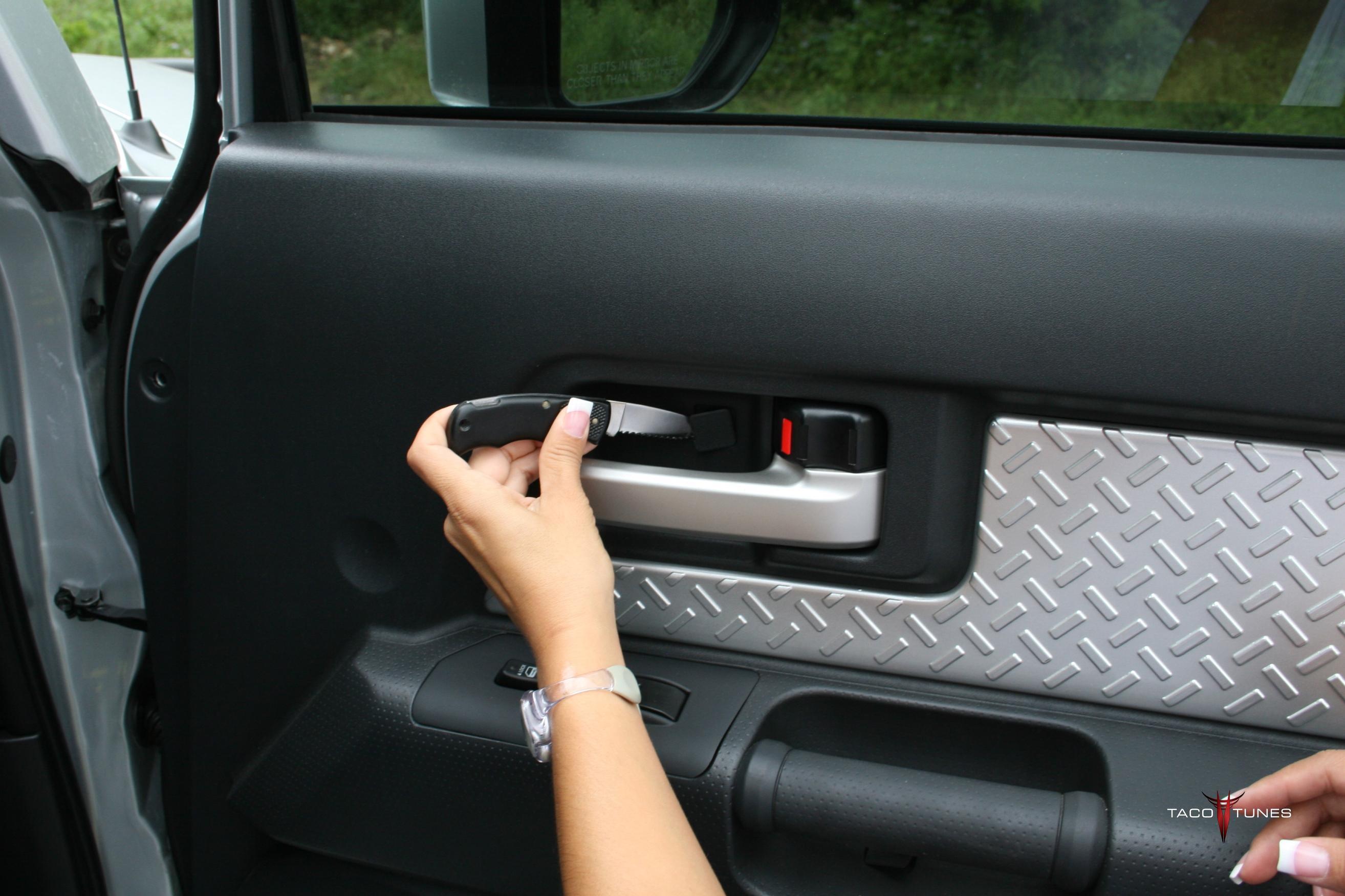 How to install speakers Toyota FJ Cruiser (9) Taco Tunes Toyota